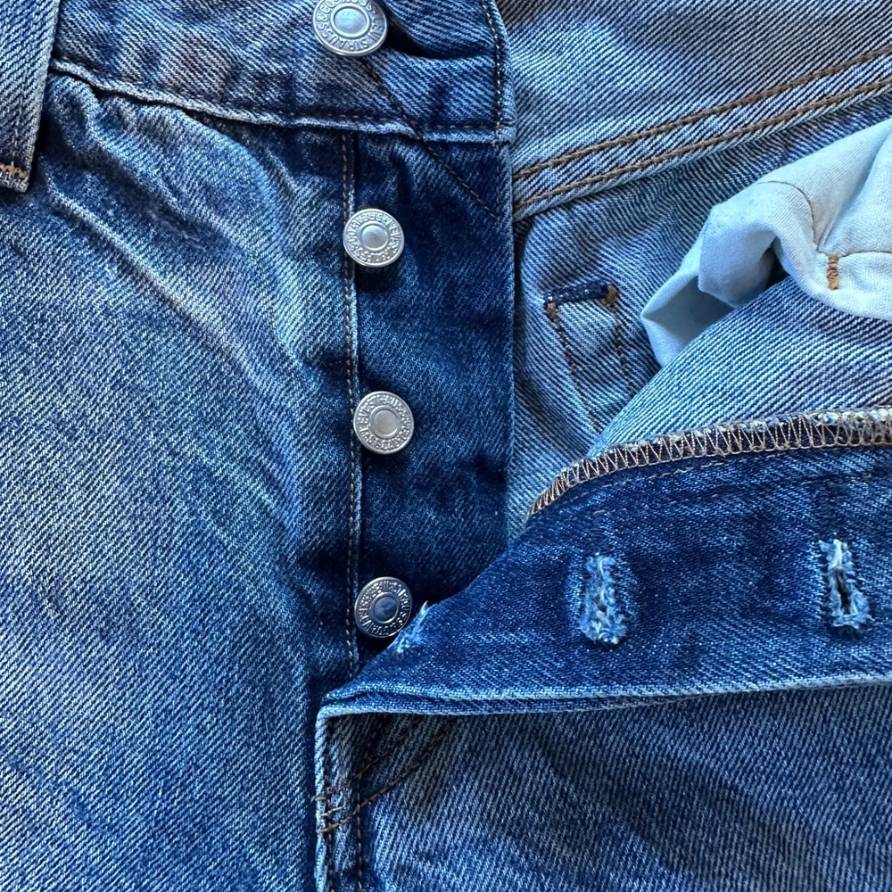 Levi's 501 Selvedge - Picture 8 of 12